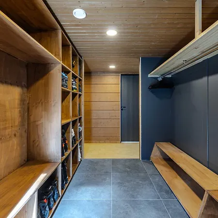 Newly Built Luxury With Jacuzzi & Sauna * Äkäslompolo