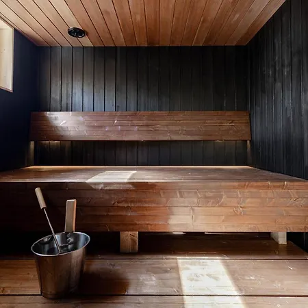 Newly Built Luxury With Jacuzzi & Sauna Äkäslompolo