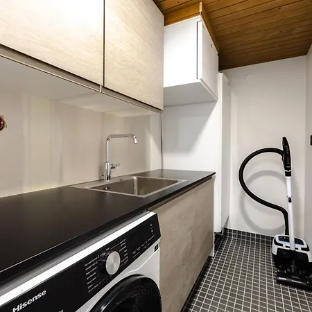 Newly Built Luxury With Jacuzzi & Sauna *